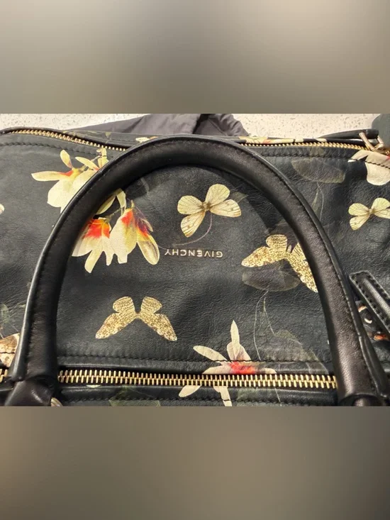 Givenchy Magnolia Print & Black medium Pandora (lambskin skin) Shoulder Bag - Picture 11 of 16